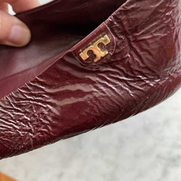 TORY BURCH Travel “T” Crinkle Ballet shoe #31158203 in Oxblood color Size 8.5 M - Picture 5 of 11